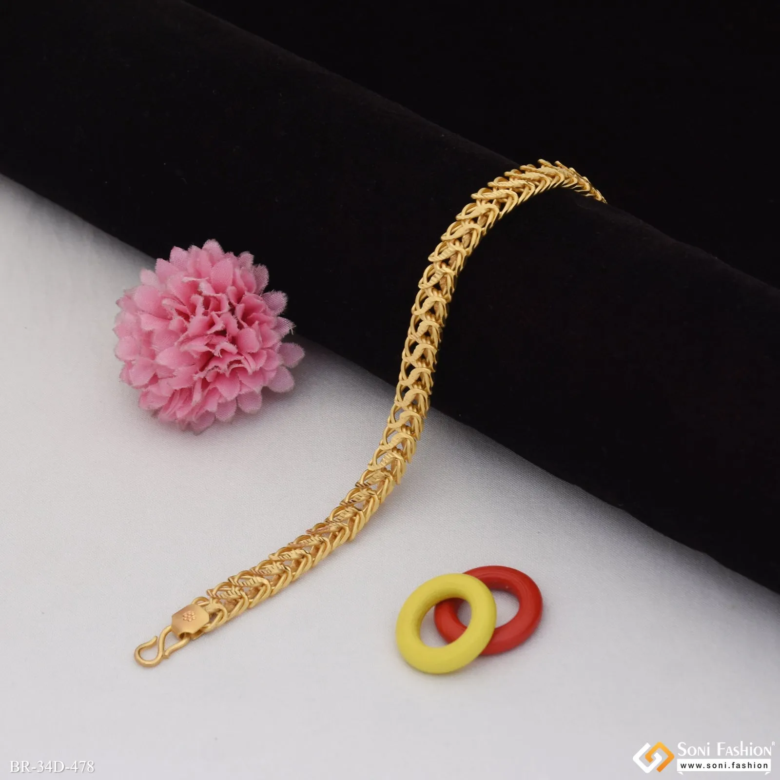 1 Gram Gold Plated Amazing Design Link Bracelet for Men - Style D478