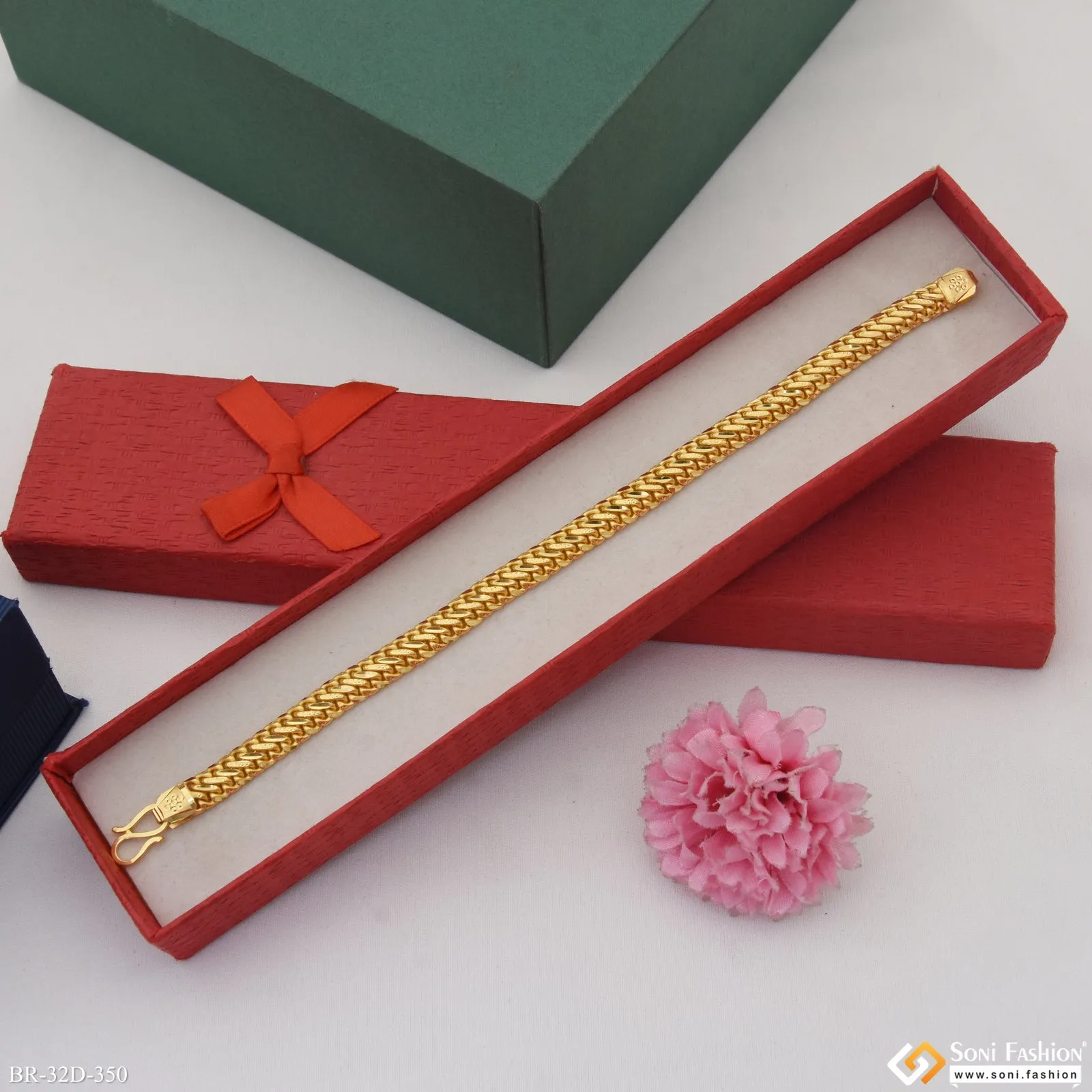 1 Gram Gold Plated Glamorous Design Link Bracelet for Men - Style D350