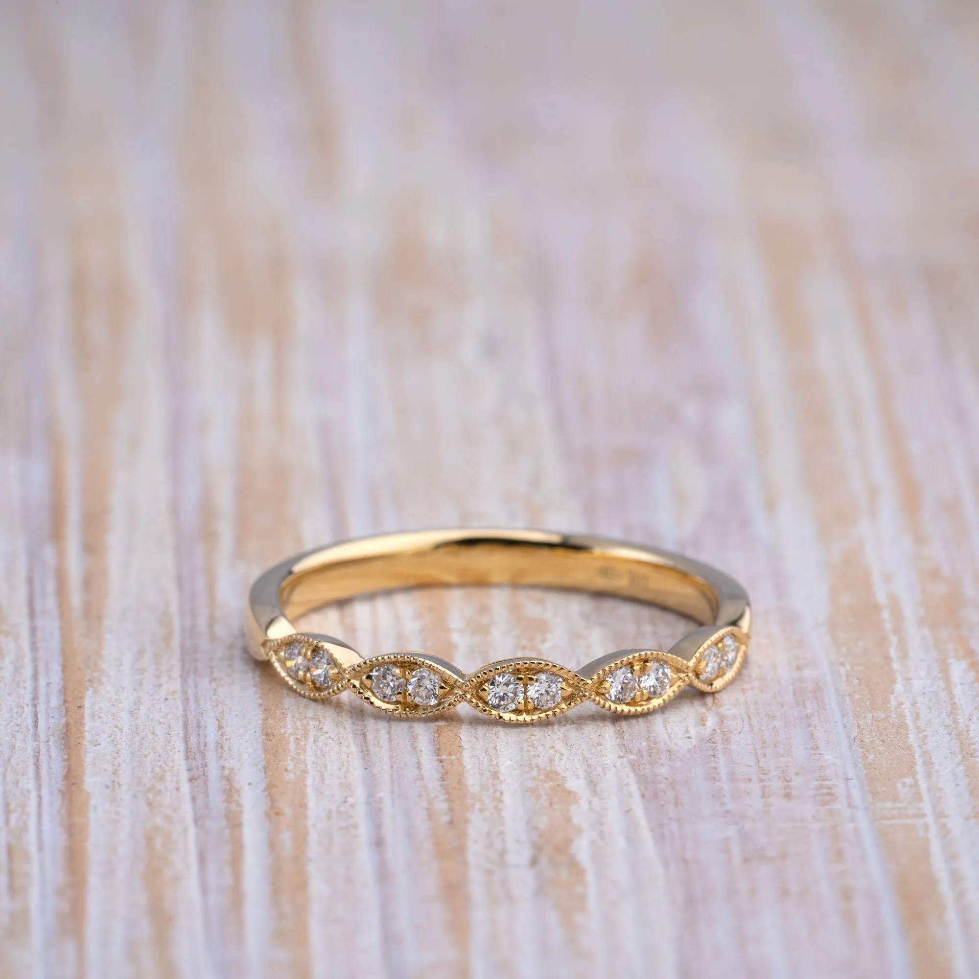 18k Gold Diamond Scalloped Wedding Bands