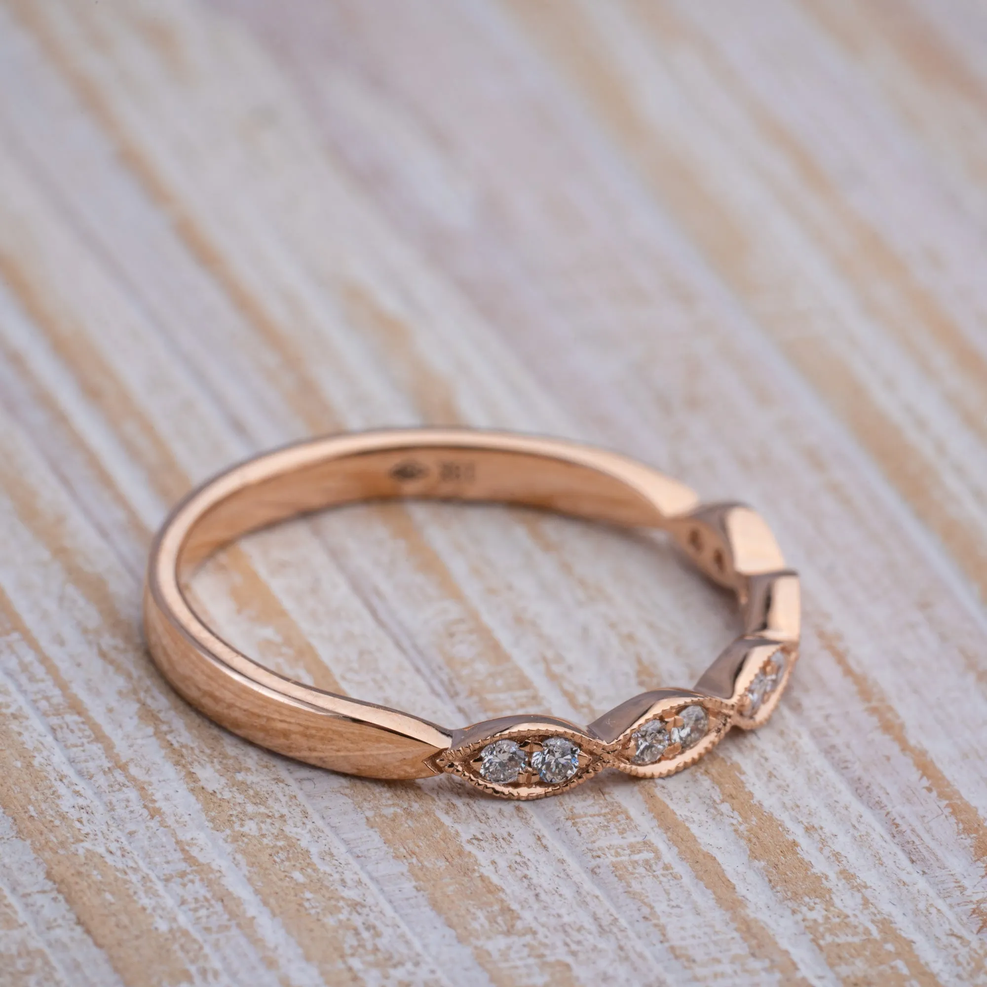 18k Gold Diamond Scalloped Wedding Bands