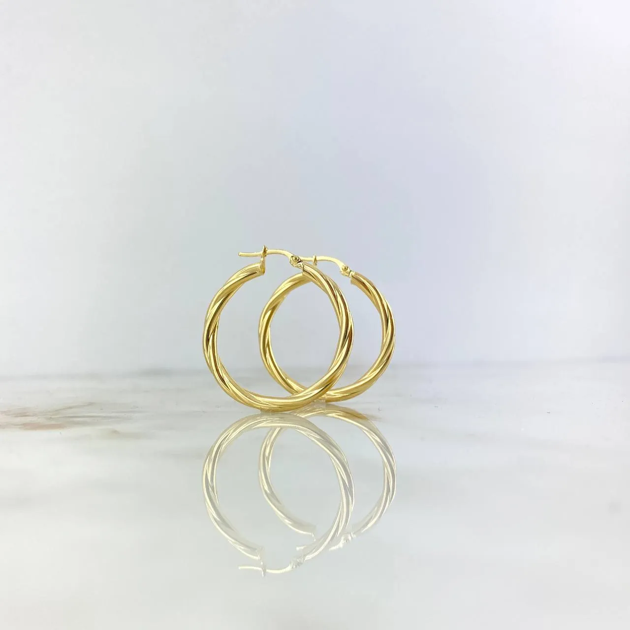 18K Yellow Gold Mary Braided Hoop Earrings 3gr / 1.34in