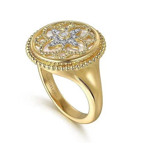 Bujukan Diamond and Pearl Signet Ring