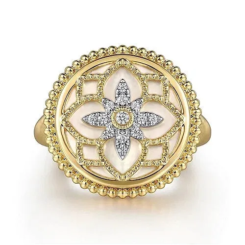 Bujukan Diamond and Pearl Signet Ring