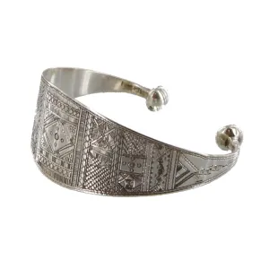 DASSIN||Silver Cuff Bracelet Intricately Etched||The Azel Collection