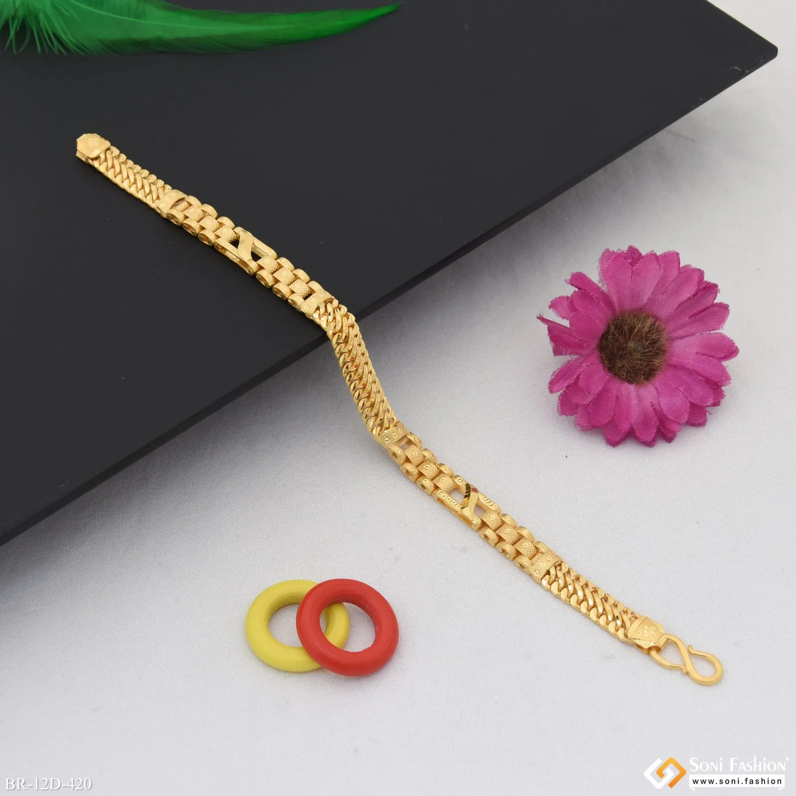Delicate Design Gold Plated Box Bracelet for Men - Style D420