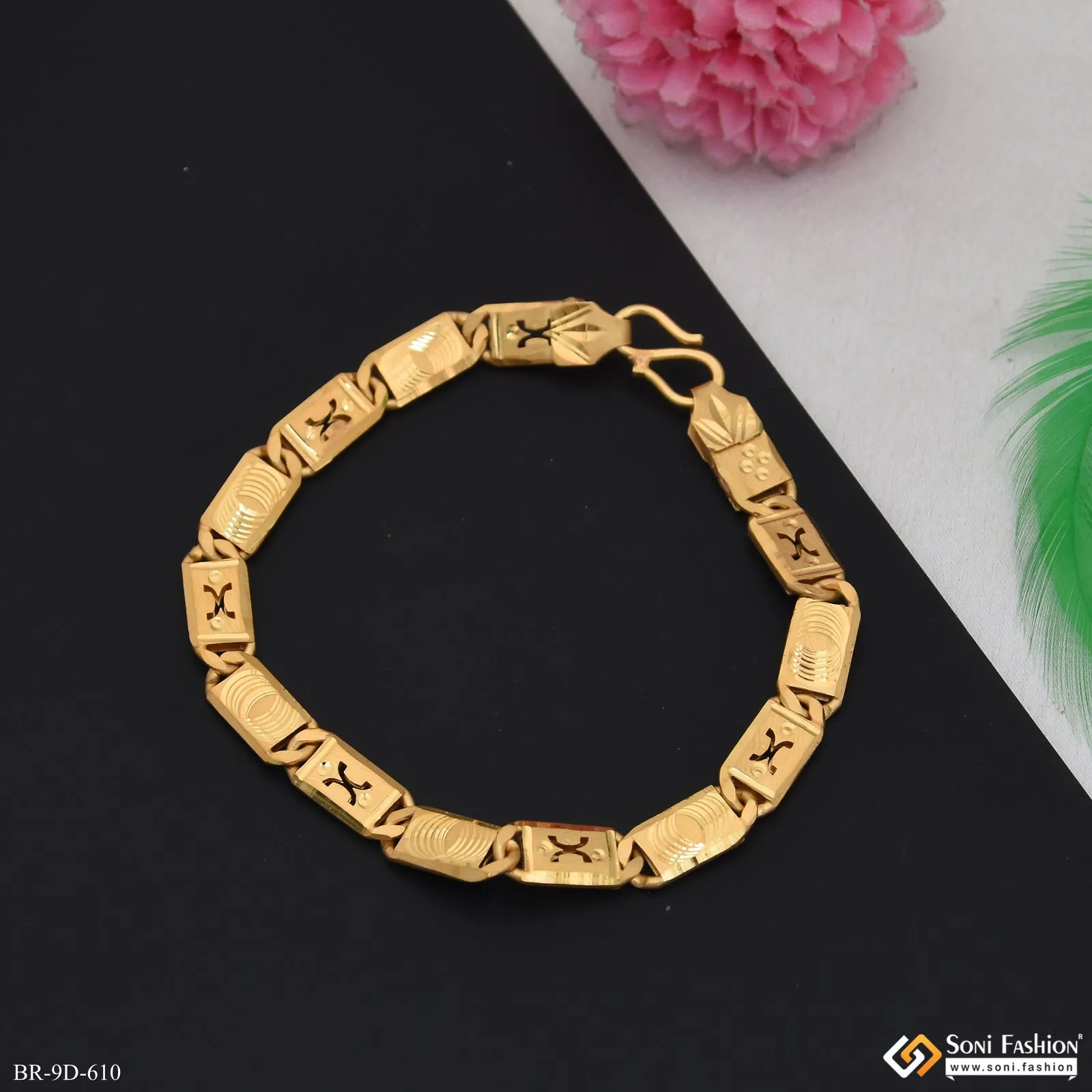 Delicate Design Gold Plated Nawabi Bracelet for Men - Style D610