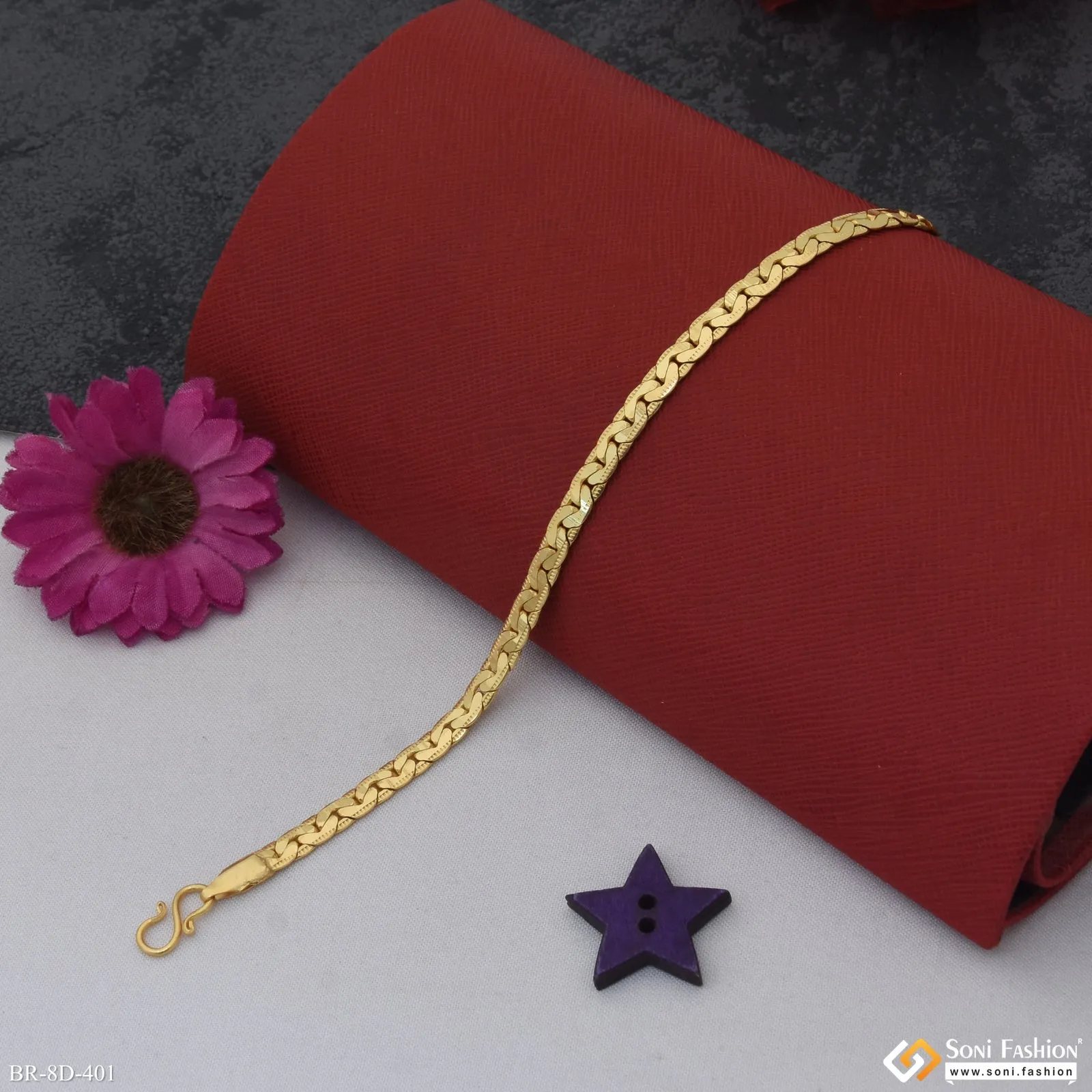 Glamorous Design Gold Plated Linked Bracelet for Men - Style D401