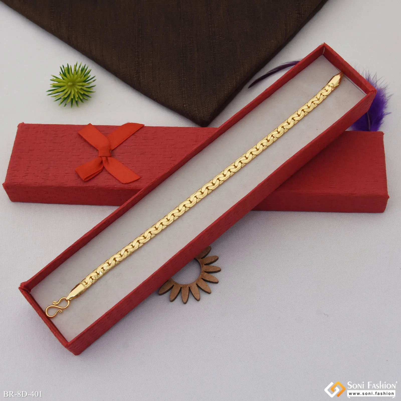 Glamorous Design Gold Plated Linked Bracelet for Men - Style D401