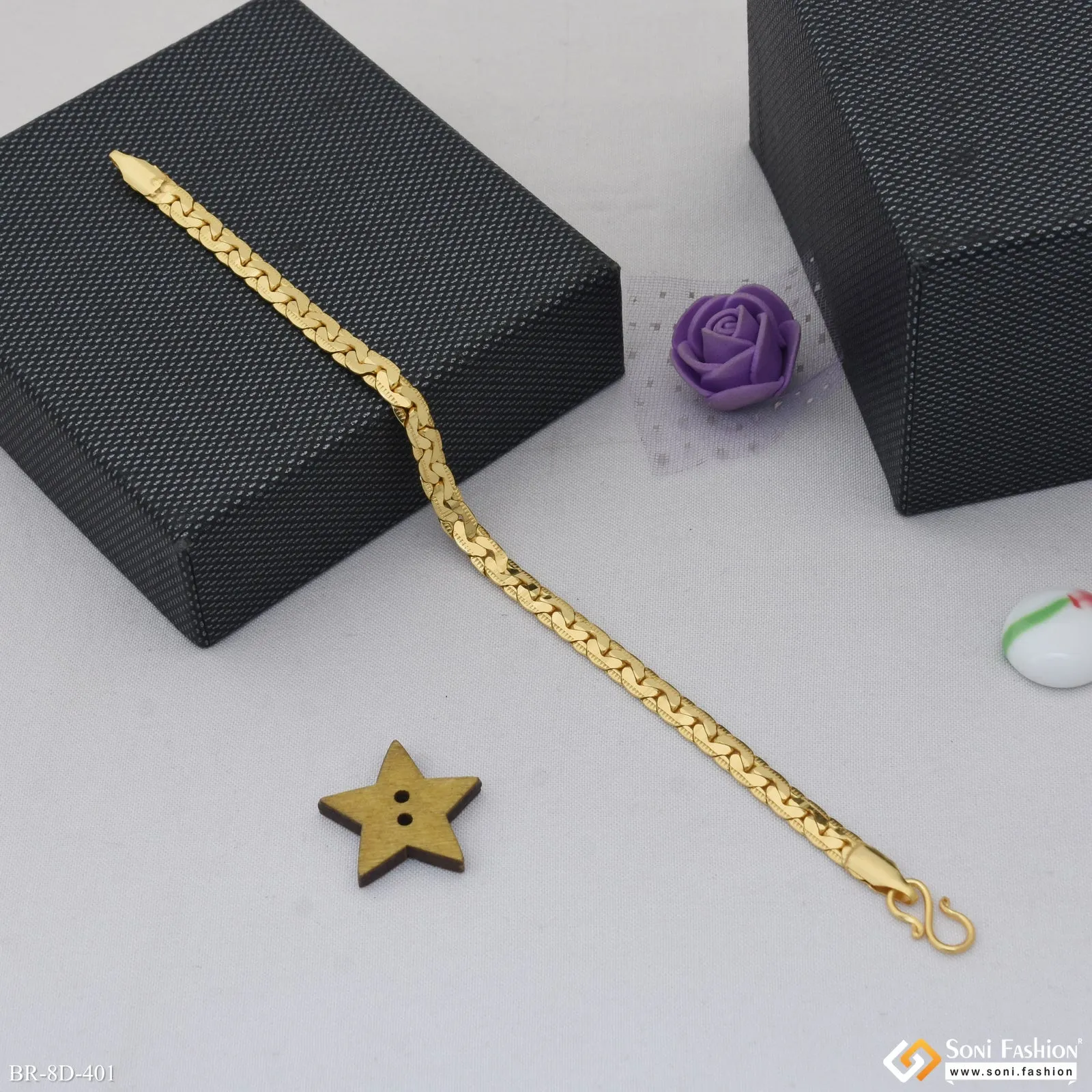 Glamorous Design Gold Plated Linked Bracelet for Men - Style D401