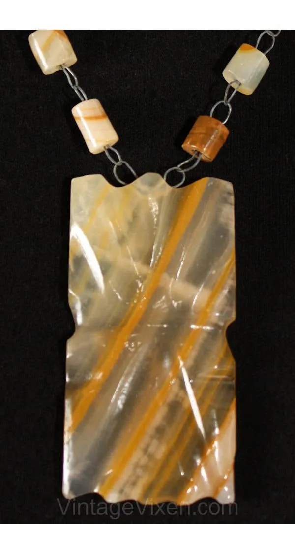 Hippie 1970s Tawny Striped Quartz Pendant Necklace - Orange Amber Beige Stone - 70s Artisan Look - South American Style - Primitive - 35665