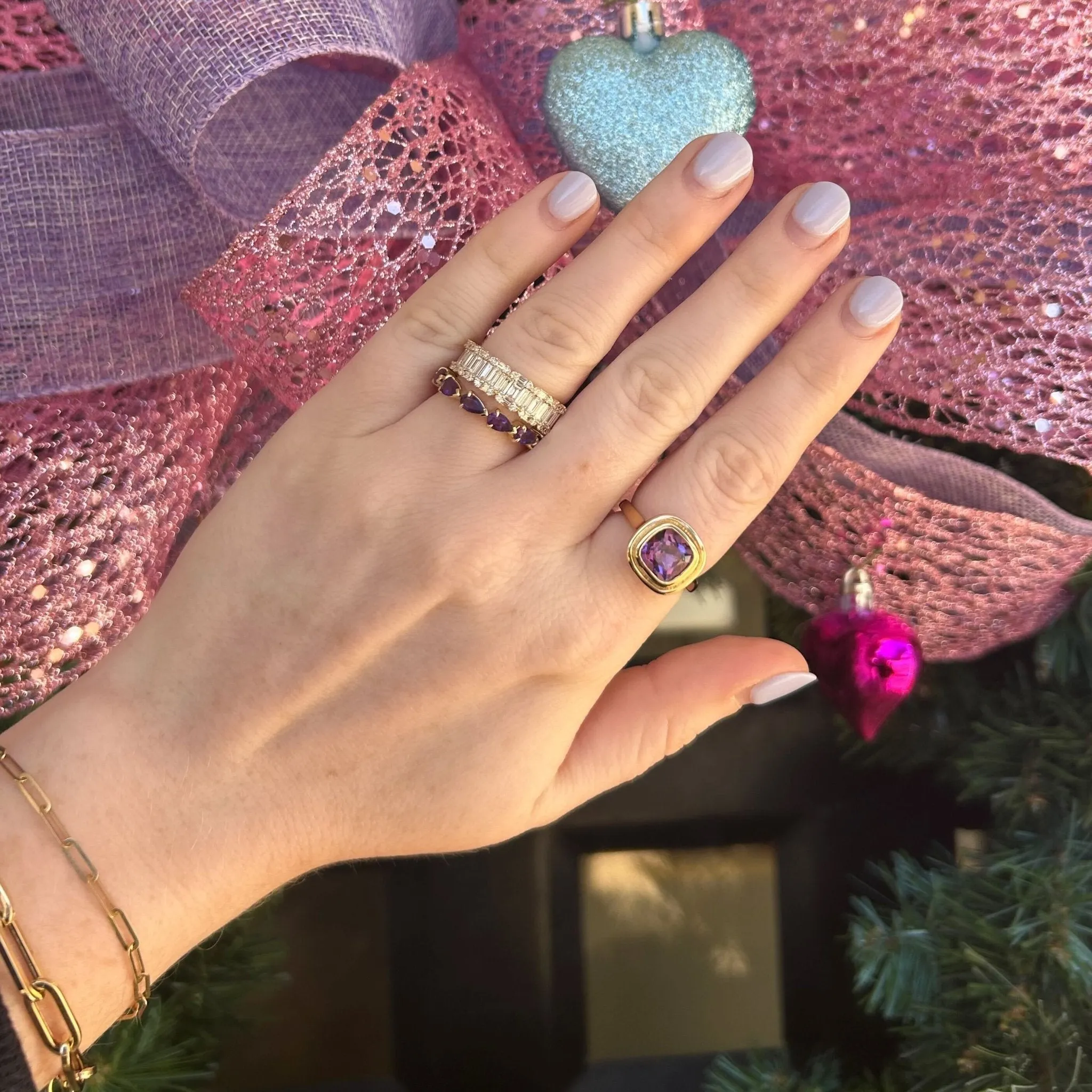 Large Amethyst Chasing Pear Band