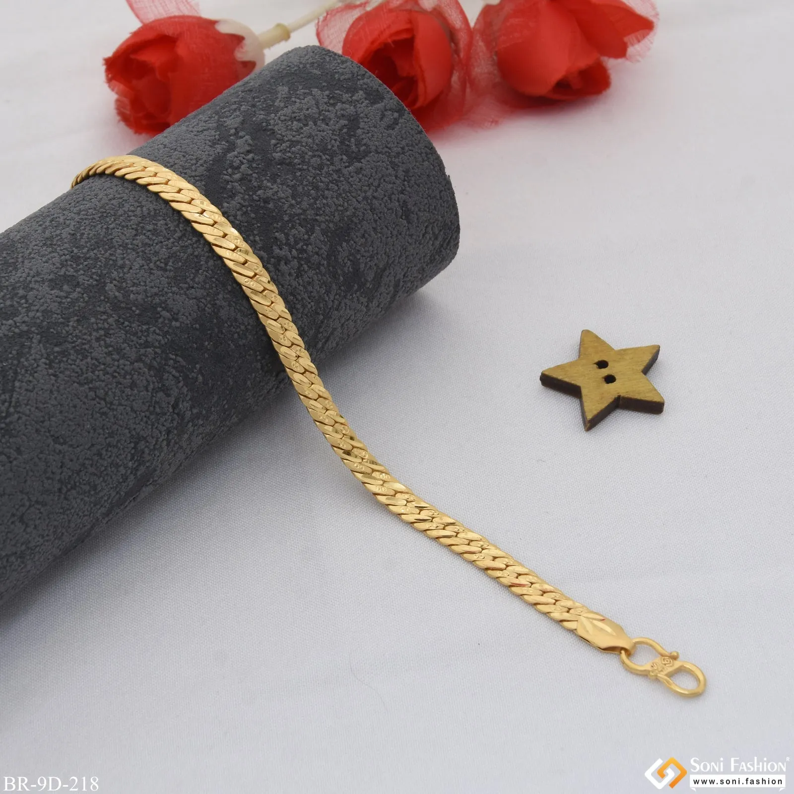 Link Designer Design Best Quality Gold Plated Bracelet for Men - Style D218