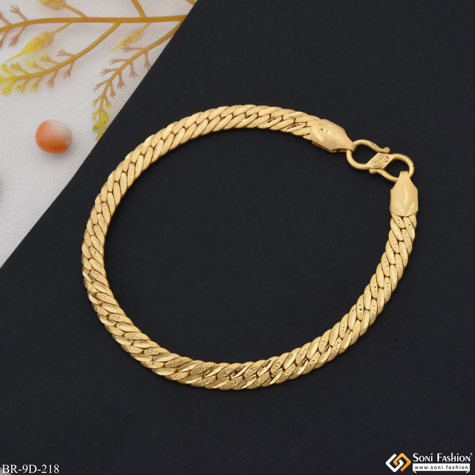 Link Designer Design Best Quality Gold Plated Bracelet for Men - Style D218