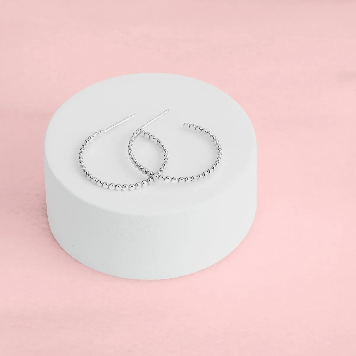 Medium Glimmer Hoop Earrings