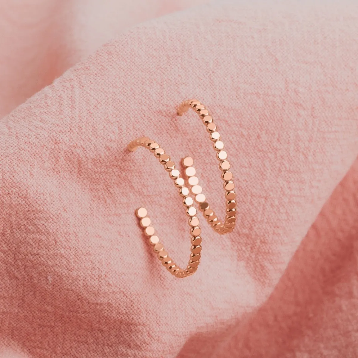 Medium Glimmer Hoop Earrings