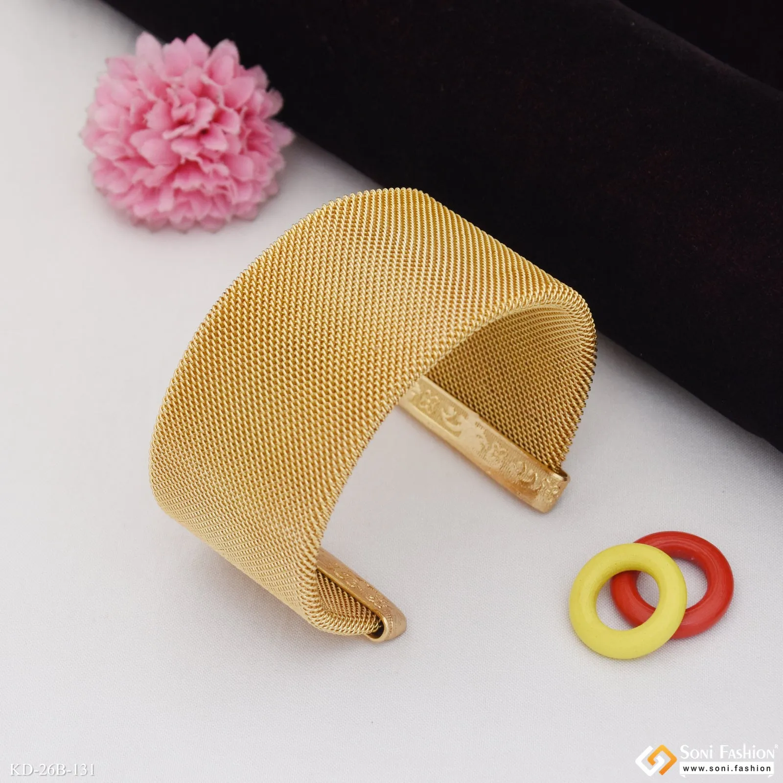 New Style Gold Plated Mesh Design Bracelet Kada for Men - Style B131