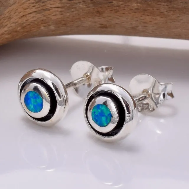 S444 - Round "Fire Opal" studs